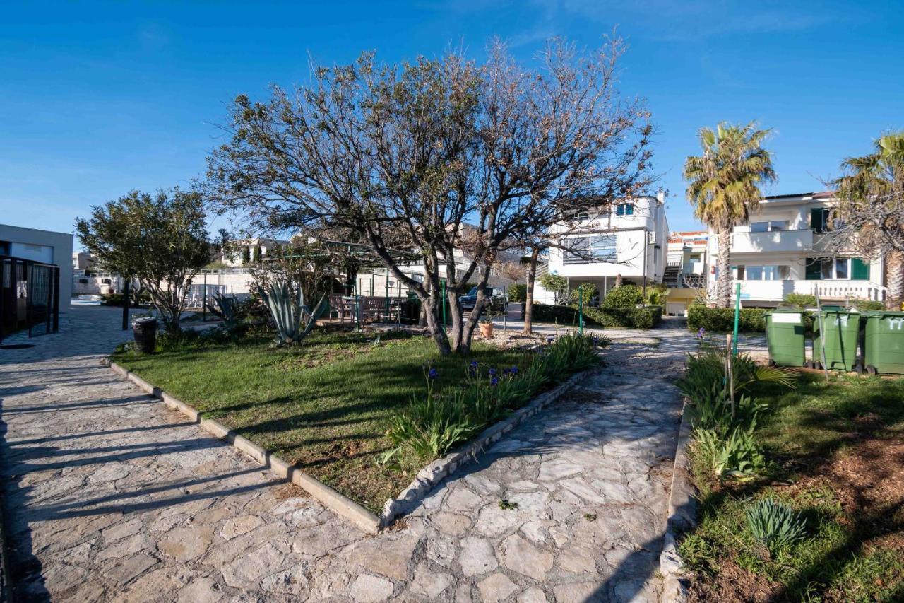 Apartments Malic Petrcane Exterior foto