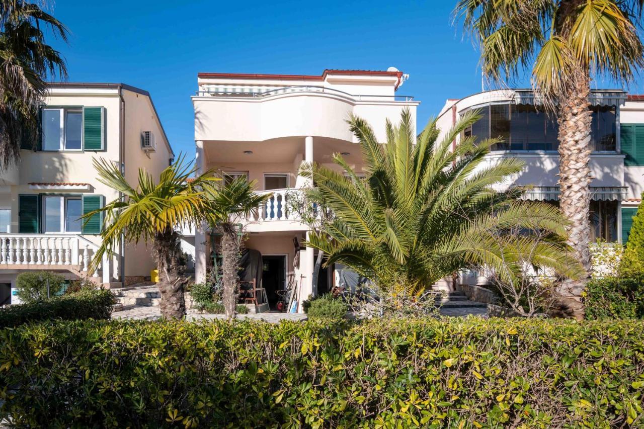 Apartments Malic Petrcane Exterior foto