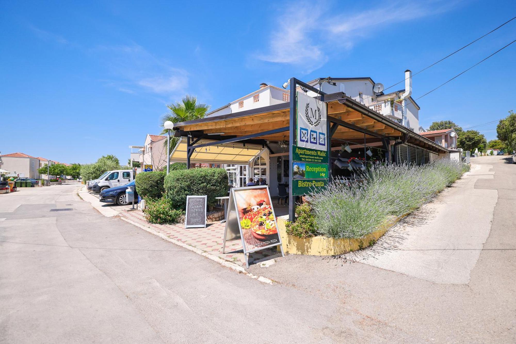 Apartments Malic Petrcane Exterior foto